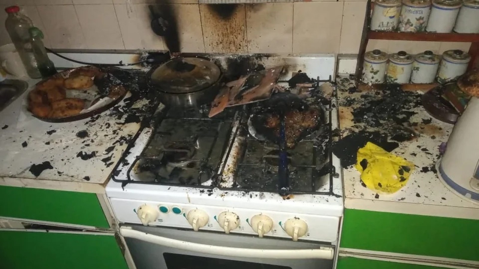 Una abuela de 72 años provocó un principio de incendio en su departamento del barrio 30 de Octubre