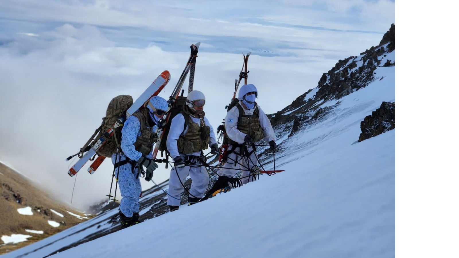 El ejercito finalizó con exito el curso de montaña