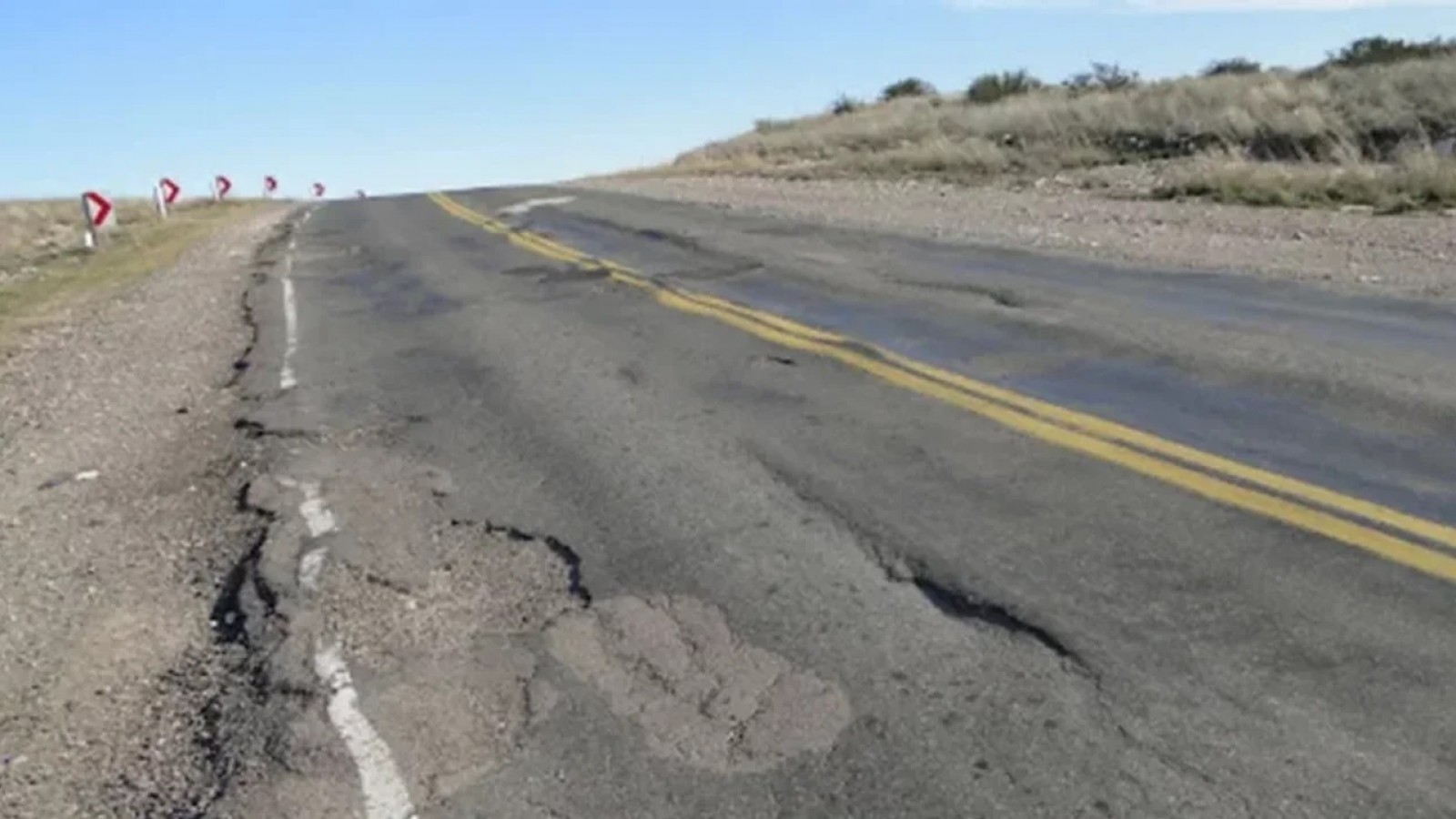 Volcaron cuando viajaban a Comodoro y demandarán a Vialidad por el estado de la ruta