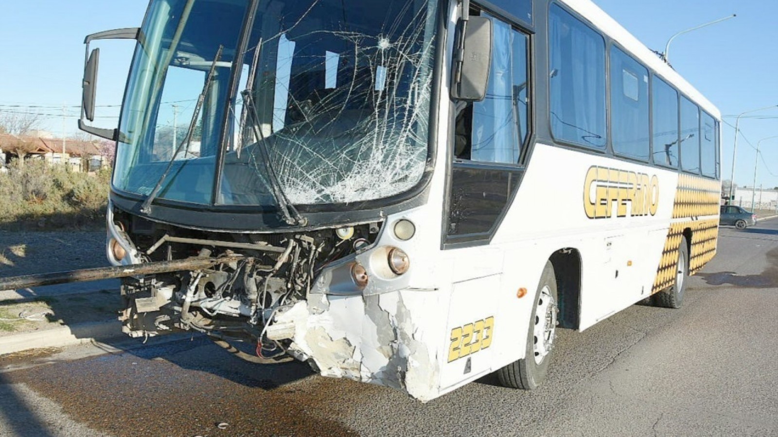 Una joven de 16 años resultó herida en un fuerte colisión