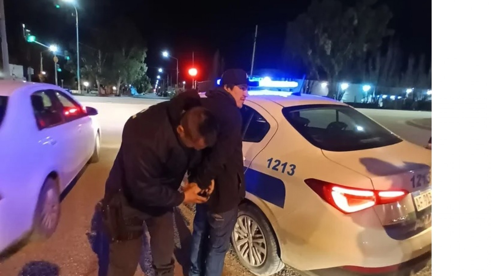 Lo encontraron caminando le pidieron los datos y tenía pedido de captura