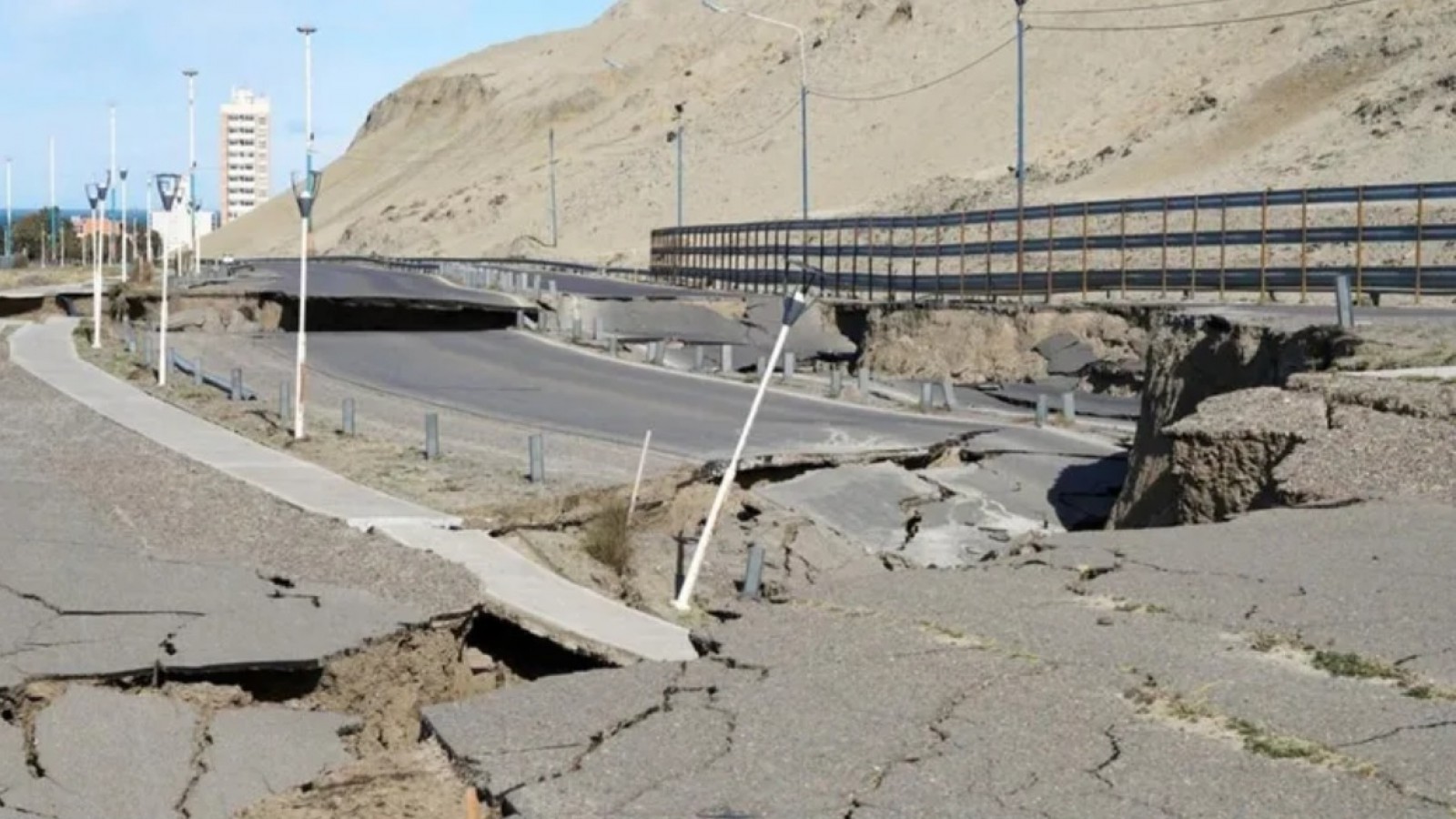 La ruta está siendo reconstruida