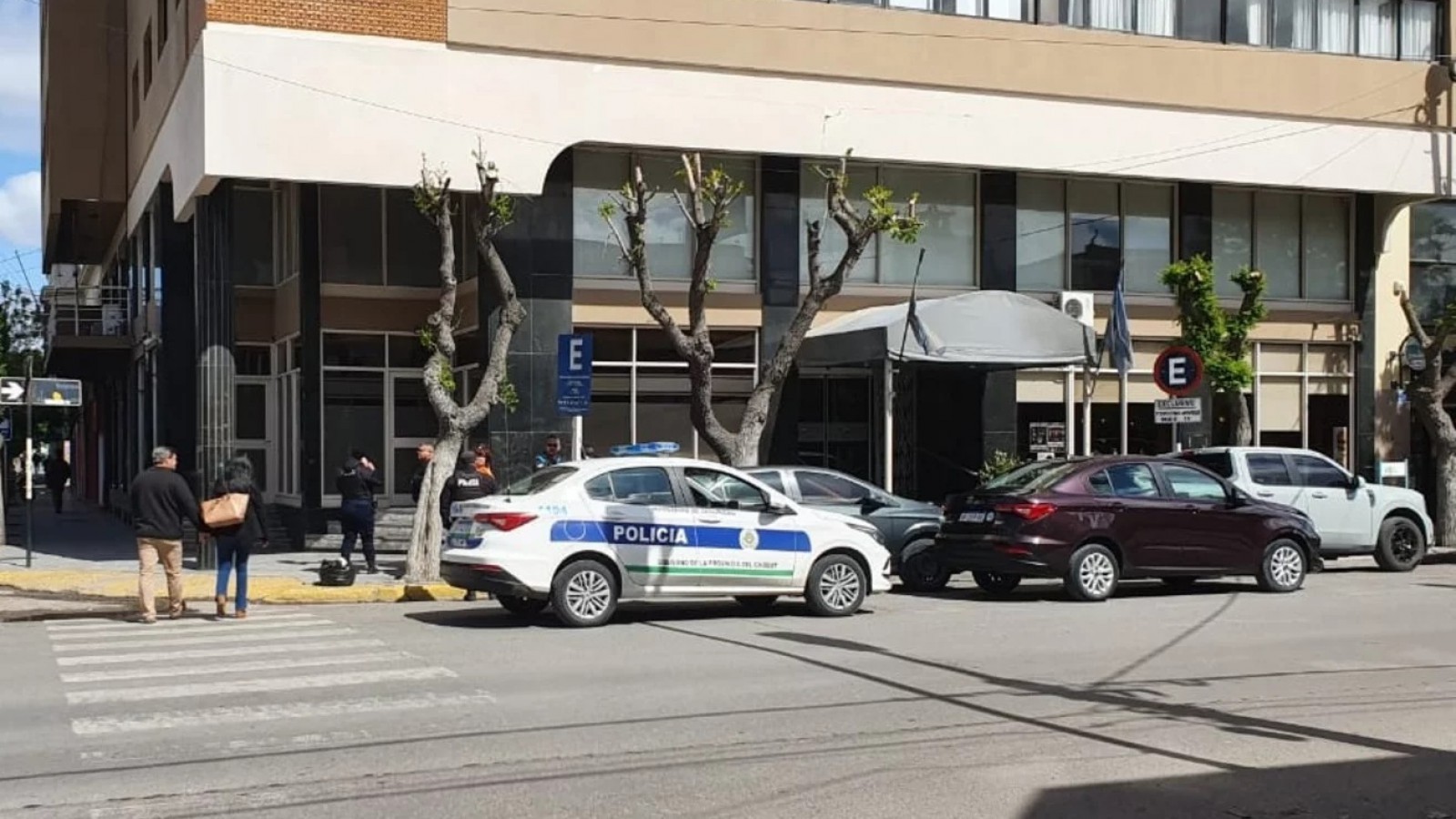 Atropellaron a una turista de avanzada edad a la salida del hotel