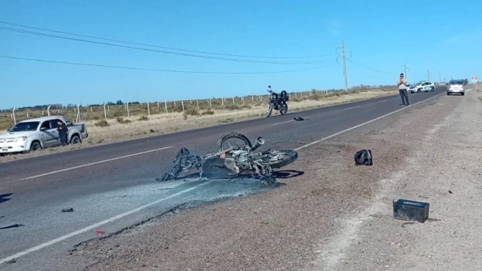El conductor de la motocicleta fallecio en el lugar, su acompañante en el hospital.