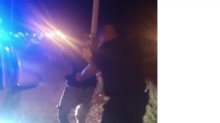 Entraron a una casa y la dueña se despertó en pleno robo y llamó a escondidas a la policía