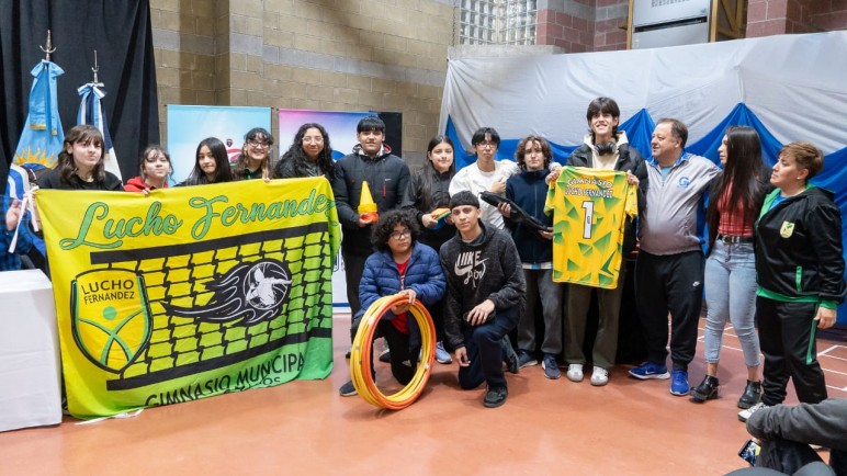 La entrega fue realizada a diferentes disciplinas deportivas