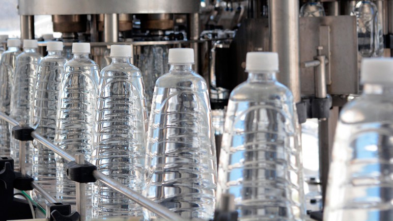 En Cleta Olivia denuncian venta de agua