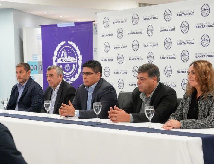 Oscar Vera, Jaime Álvarez, Claudio Vidal, Gustavo Martínez y Nadia Ricci. Foto: Minería y Desarrollo