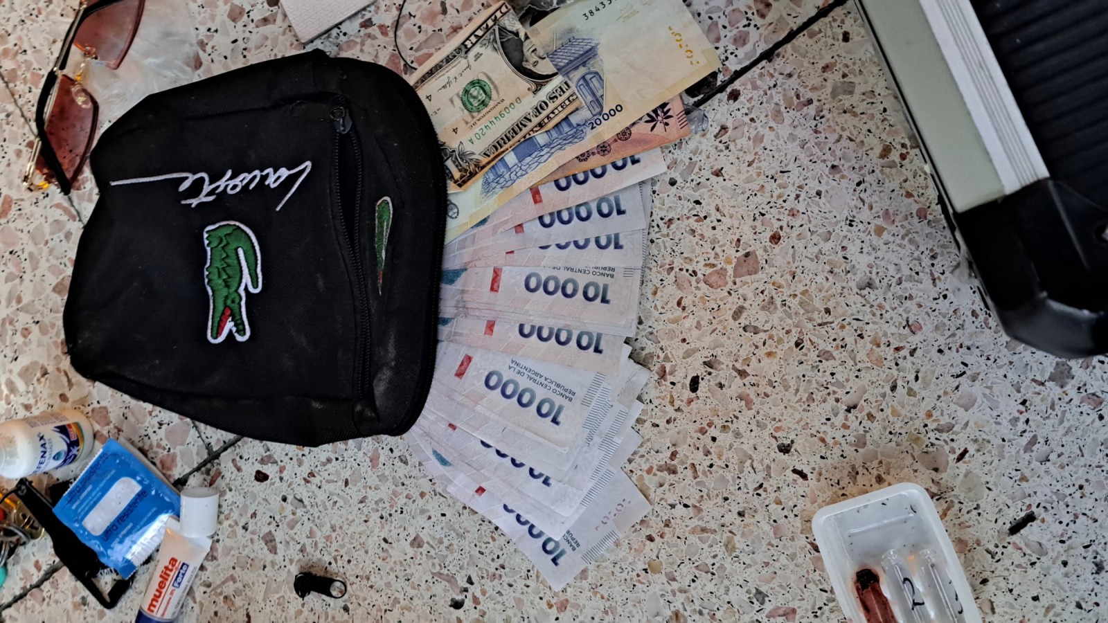 Secuestraron mas de un $340.00 pesos, y clorhidrato de cocaína y cannabis.