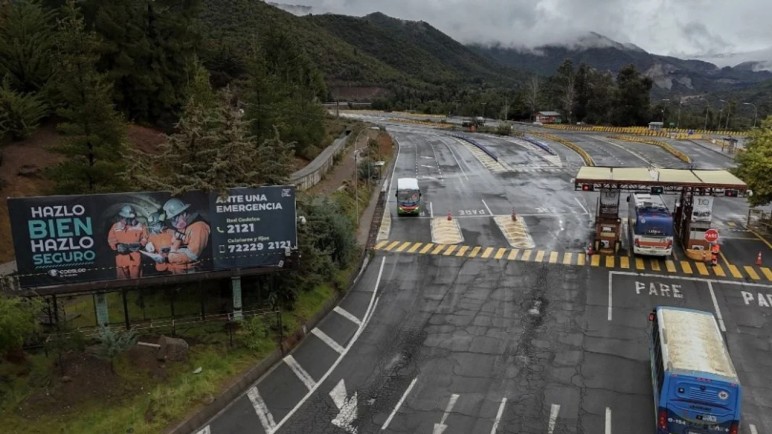 Siguen buscando desaaprecidos en el accidente