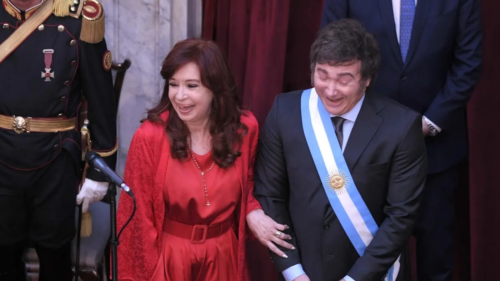 Cristina Fernández de Kirchner a Javier Milei: "¡La vas a chocar mal! Quemaste los libritos de la escuela austríaca"