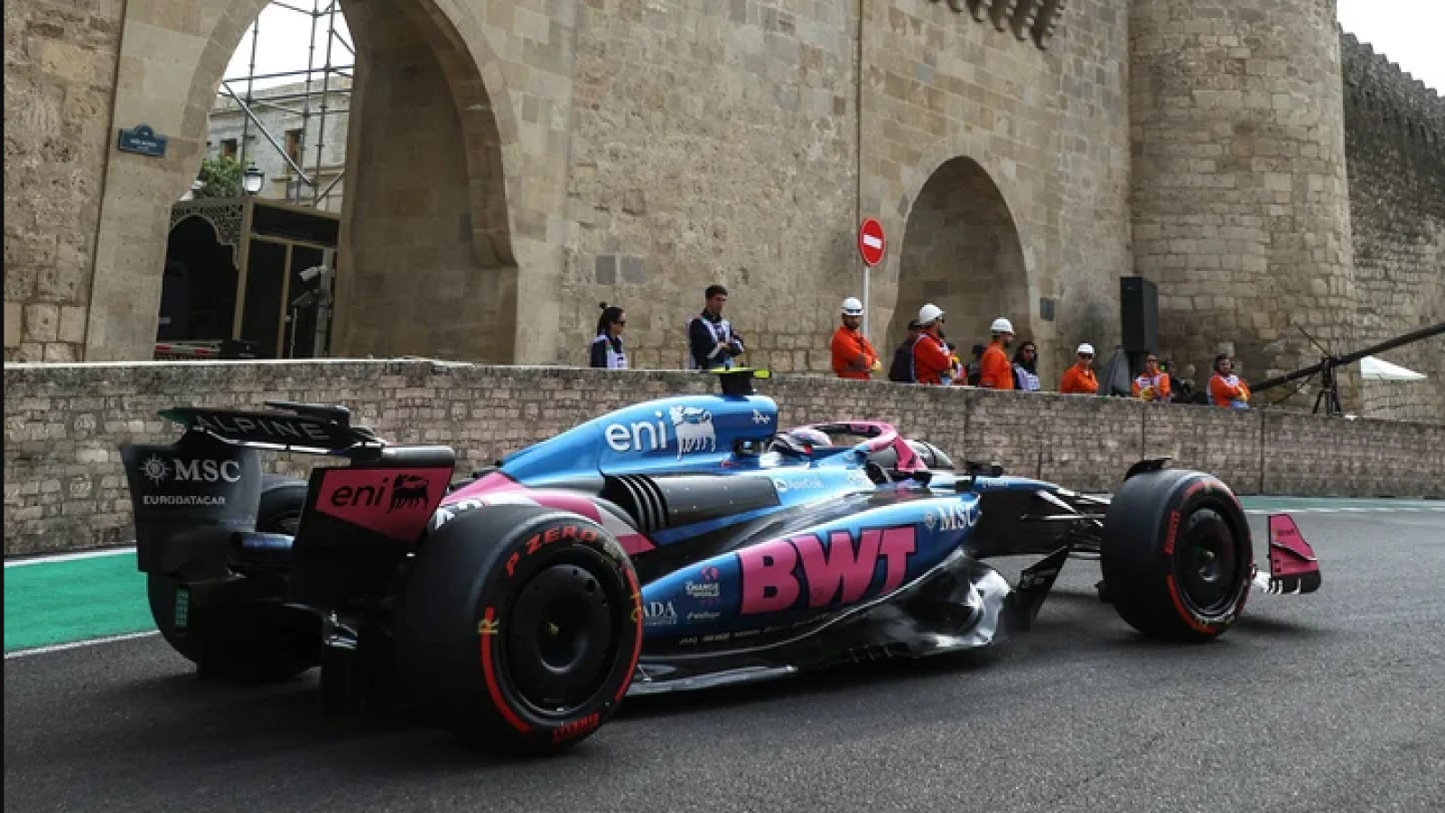 Colapinto va por una buena carrera en Bakú.