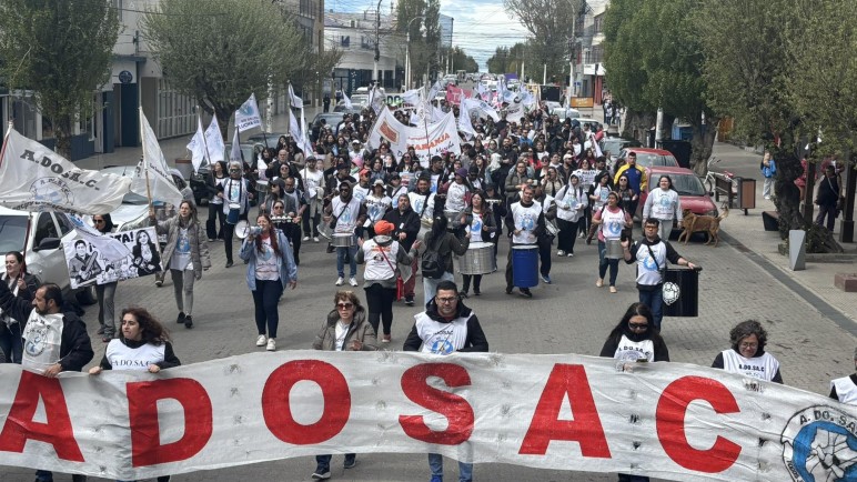 ADOSAC anunció un nuevo paro y apuntó contra el Gobierno: "Un robo a la docencia de Santa Cruz"