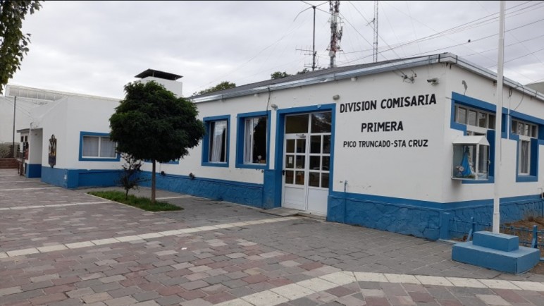 Santa Cruz: hizo un delivery para entregar un paquete y era carne de guanaco con cocaína para un recluso