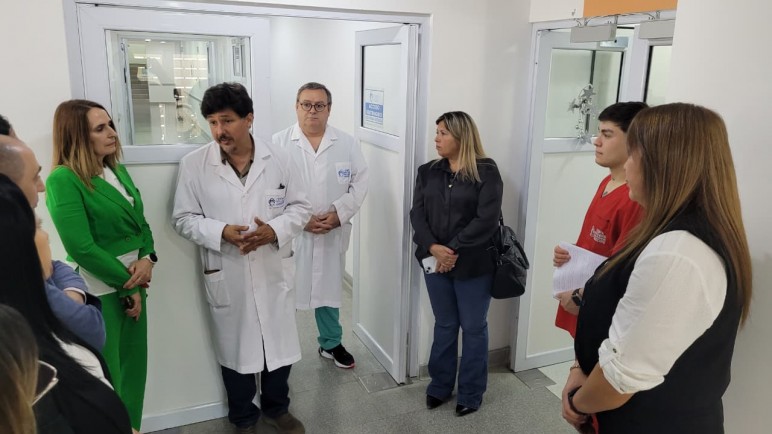 Ministras del gabinete provincial y el presidente de la Caja de Servicios Sociales recorrieron en Centro de Medicina Nuclear