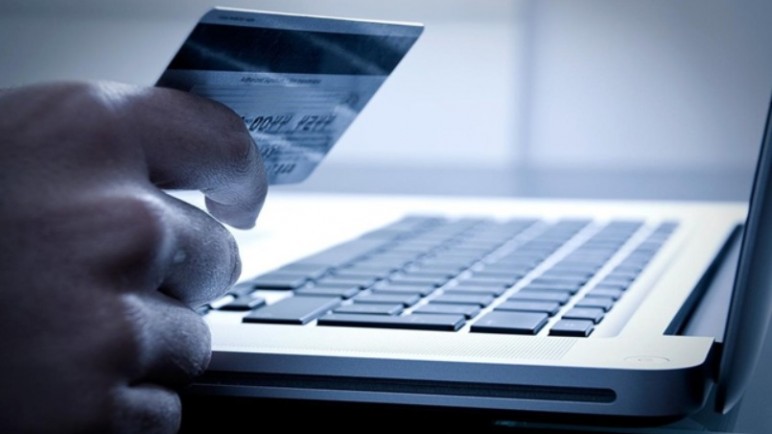 Río Gallegos: vendió herramientas por Facebook, dijeron que le transfirieron dinero de más y lo estafaron