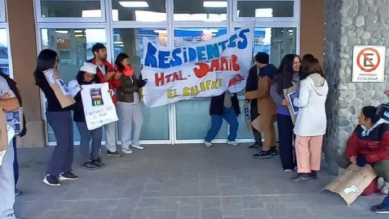 Residentes médicos denuncian incumplimientos salariales en el Hospital SAMIC