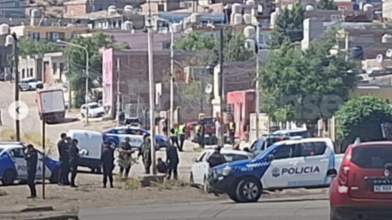 Tiroteo y persecución a plena luz del día en una localidad de Santa Cruz