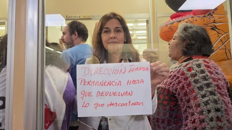 Norma Lezama, una de las delegadas cesanteadas