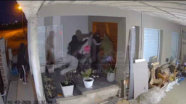 Buscan a cuatro delincuentes tras un robo filmado en una vivienda de Santa Cruz