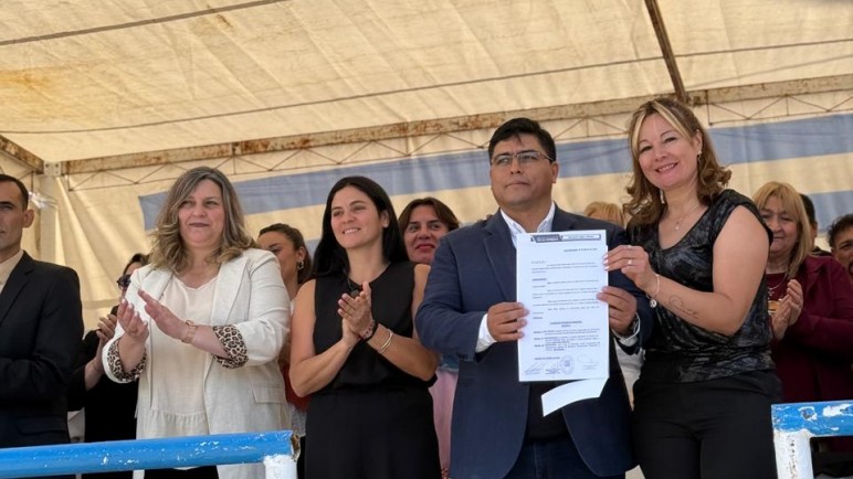 78° Aniversario de Los Antiguos: el gobierno provincial anunció una inversión de 375 millones para la dulcera municipal