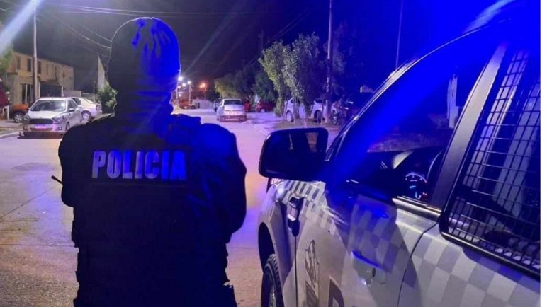 Piden aumento salarial para la Policía de Santa Cruz