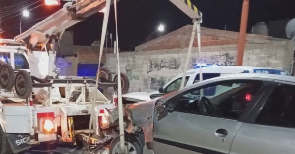 Santa Cruz: chocó contra el paredón de una vivienda y dio positivo en el test de alcoholemia