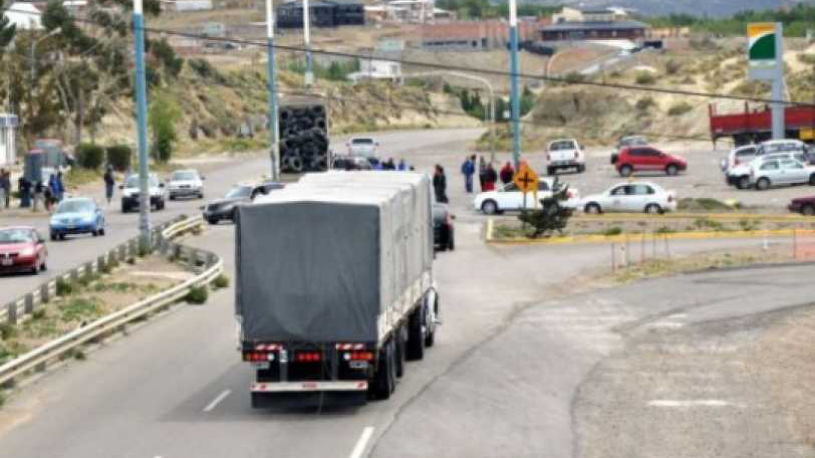 La propia presidenta convocó a una mesa de diálogo a los petroleros, y levantaron el paro por 24 horas
