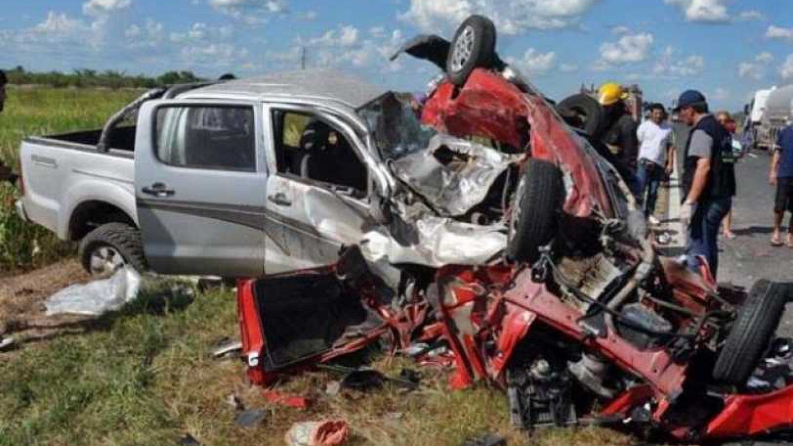 Mueren tres soldados que prestaban servicio en Santa Cruz en brutal choque