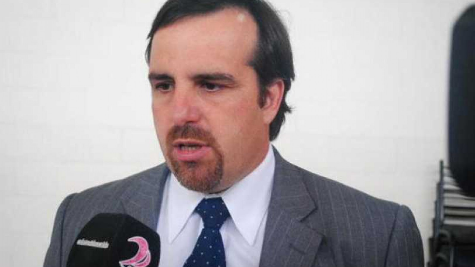 Naves dijo que Contreras se equivoca al ligar la situación de Córdoba con una interna política