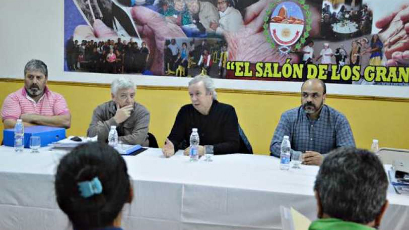 Peralta se reunió con los Autoconvocados y la ONG S.O.S Agua para hablar de la emergencia hídrica