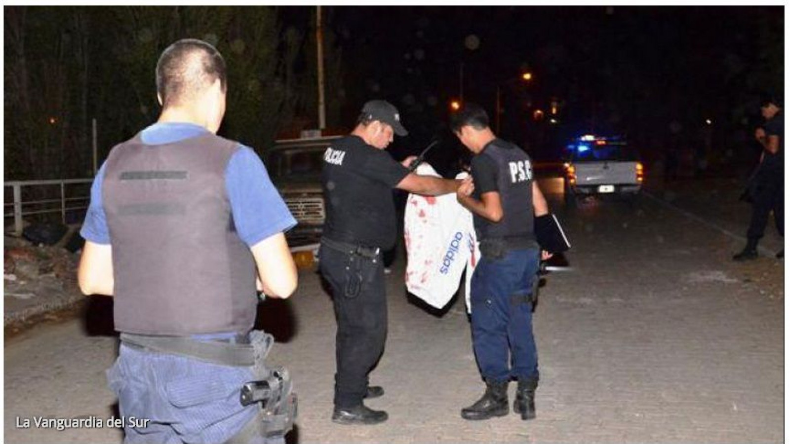 Desde una moto disparan contra un joven y lo hieren en el brazo