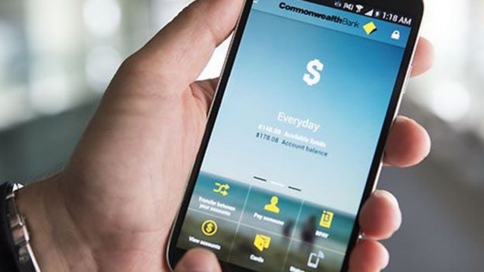 Un millón de argentinos operan sus cuentas desde el celular