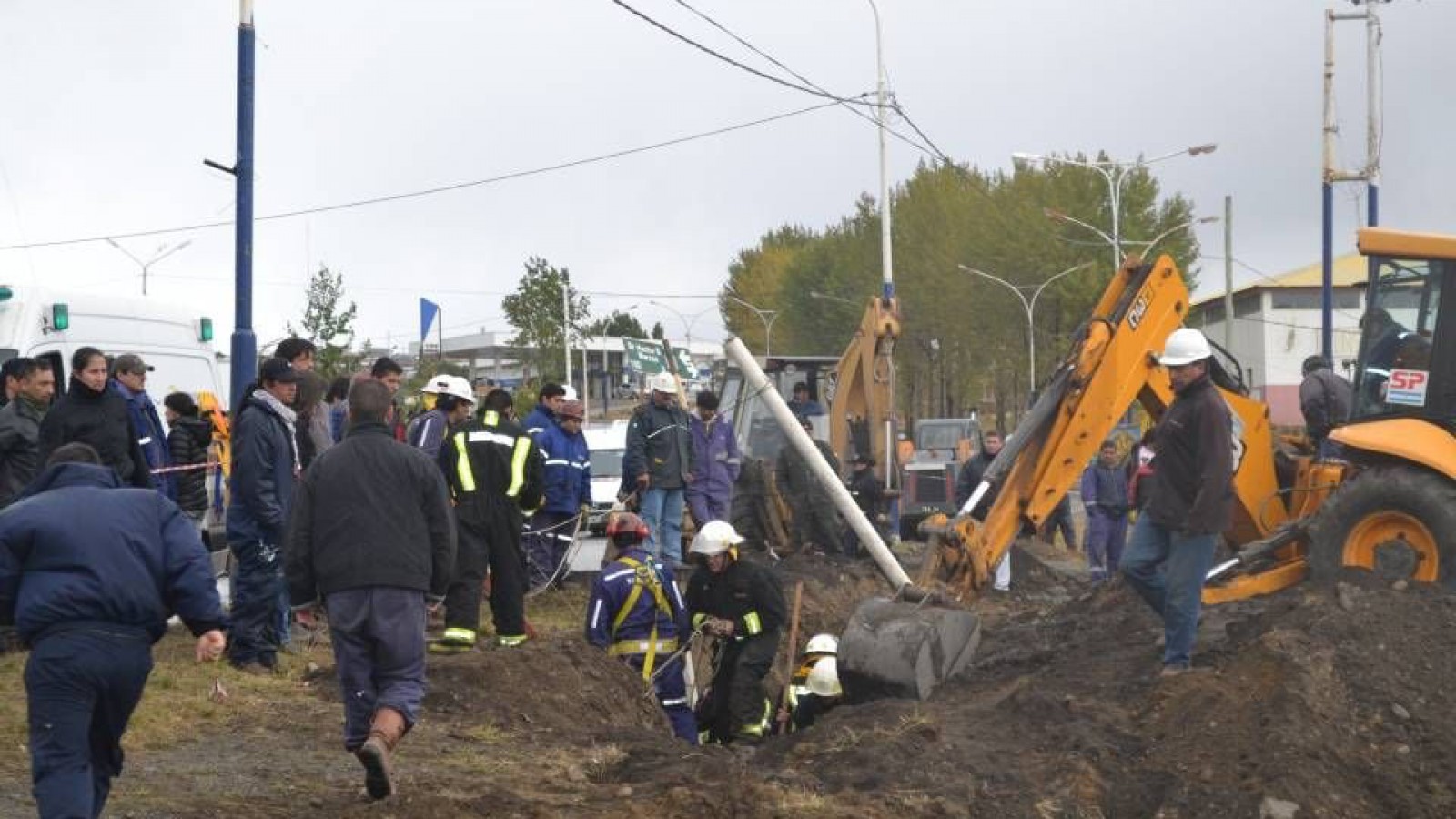 Murieron dos operarios sepultados por un derrumbe