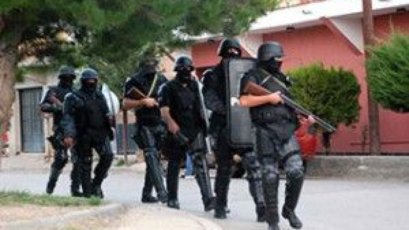 Cambian jefe tras quejas de familiares de policías por “malos tratos”