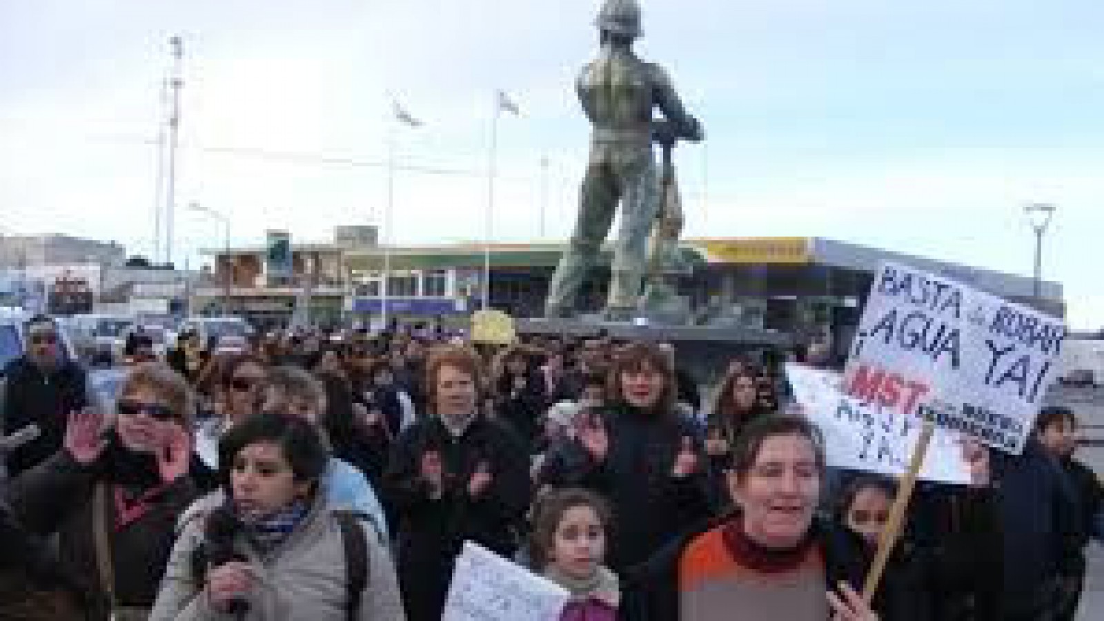 El grito sagrado “queremos aguas” regresa a la ruta N° 3
