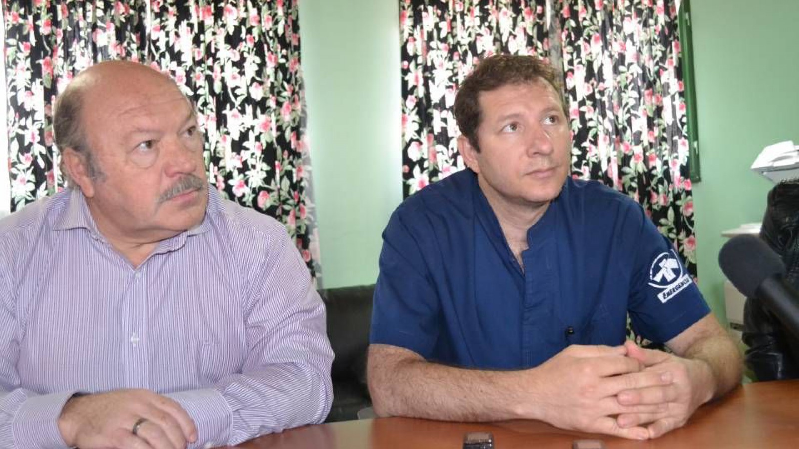 El doctor López dijo que las horas extras son de varios meses de trabajo