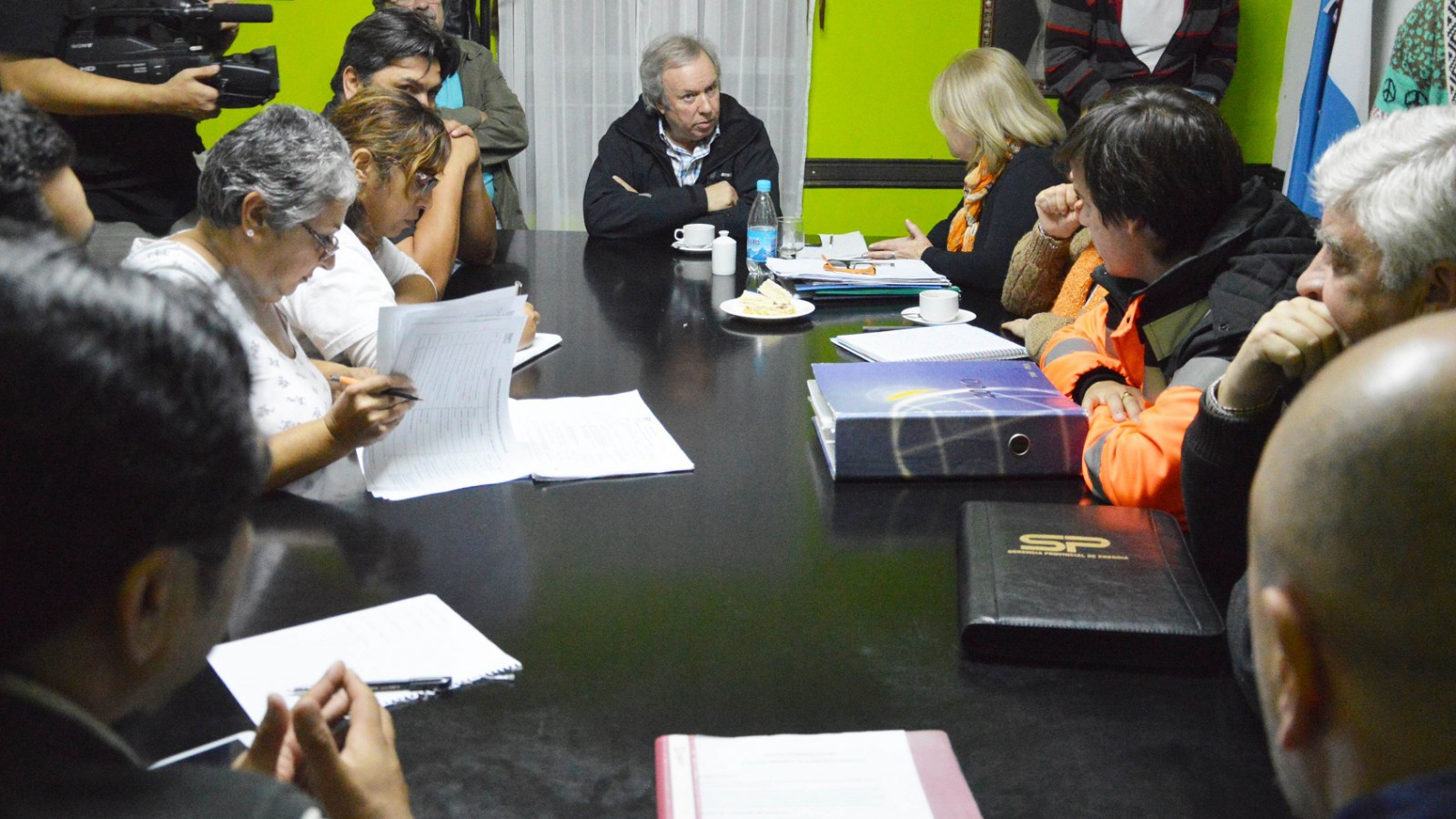 Autoconvocados de Caleta acordaron con el Gobierno plan de trabajo por el agua para los colegios