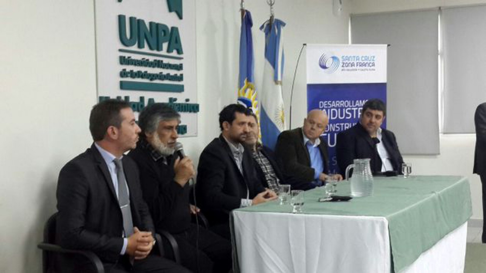 Córdoba dijo que "cree" que se podrán pagar los salarios este viernes