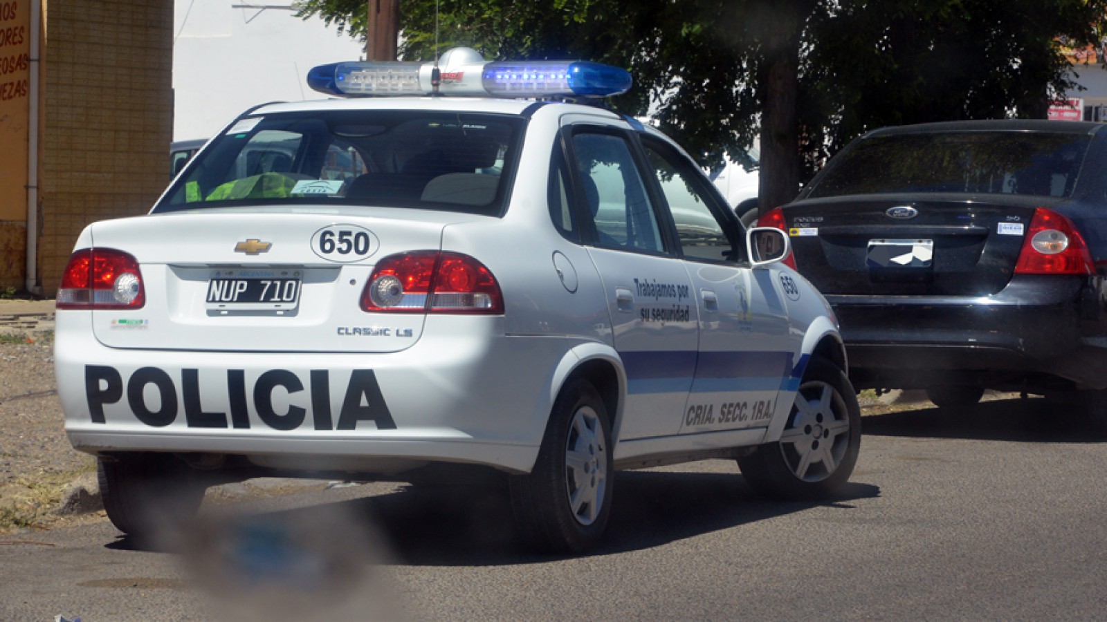 Ebrios insultaron a policías y luego los atacaron con hierros
