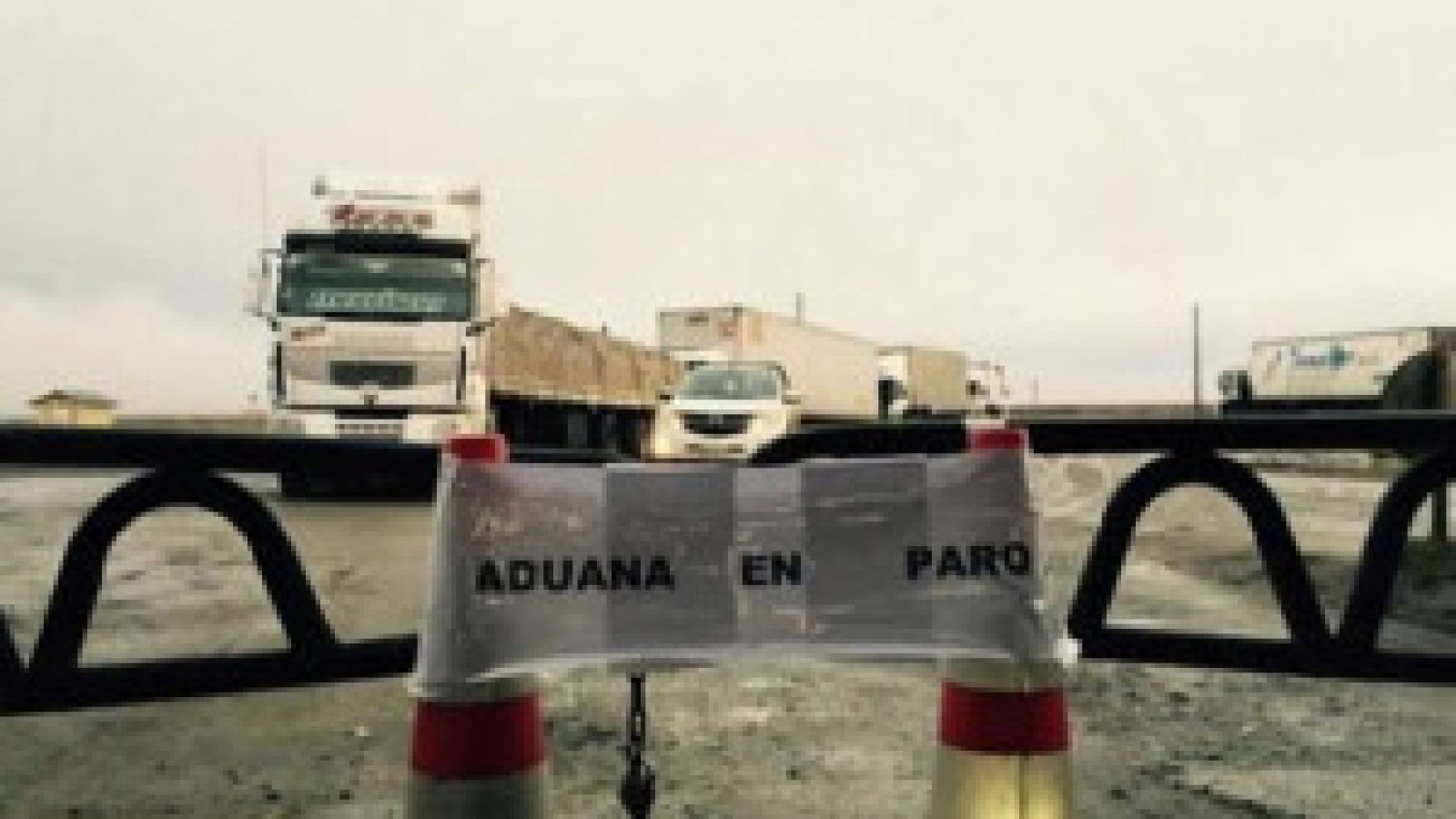 Prosigue el paro de los aduaneros chilenos, pero con liberación de una hora cada tres de corte de servicio