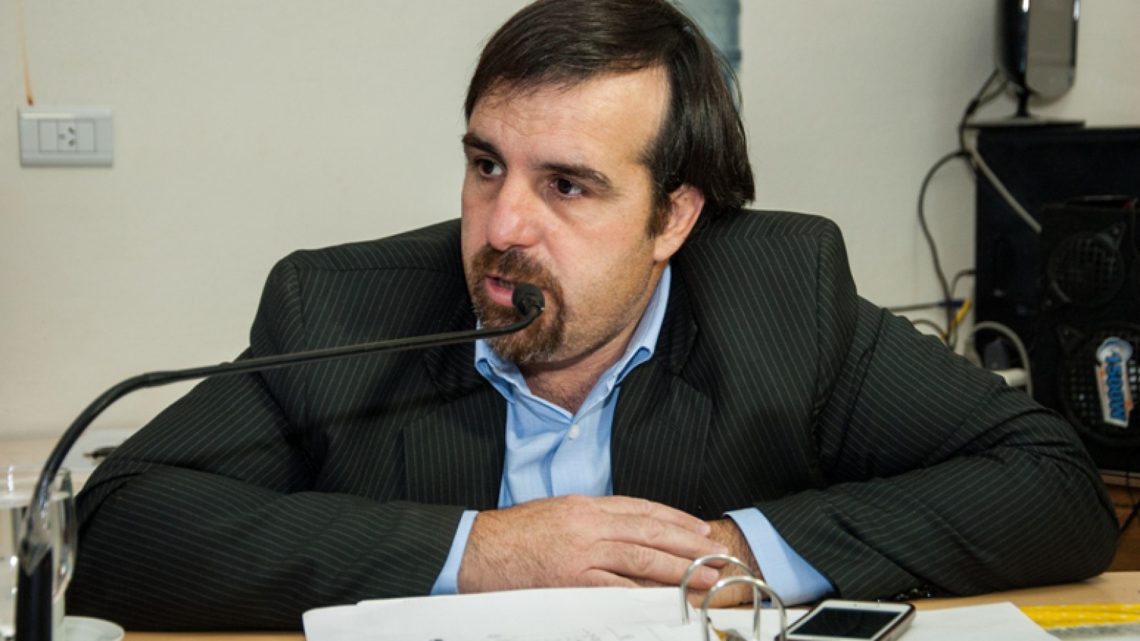 Naves reclama que el Ejecutivo de Caleta repare y ponga en funcionamiento las cámaras de seguridad urbanas