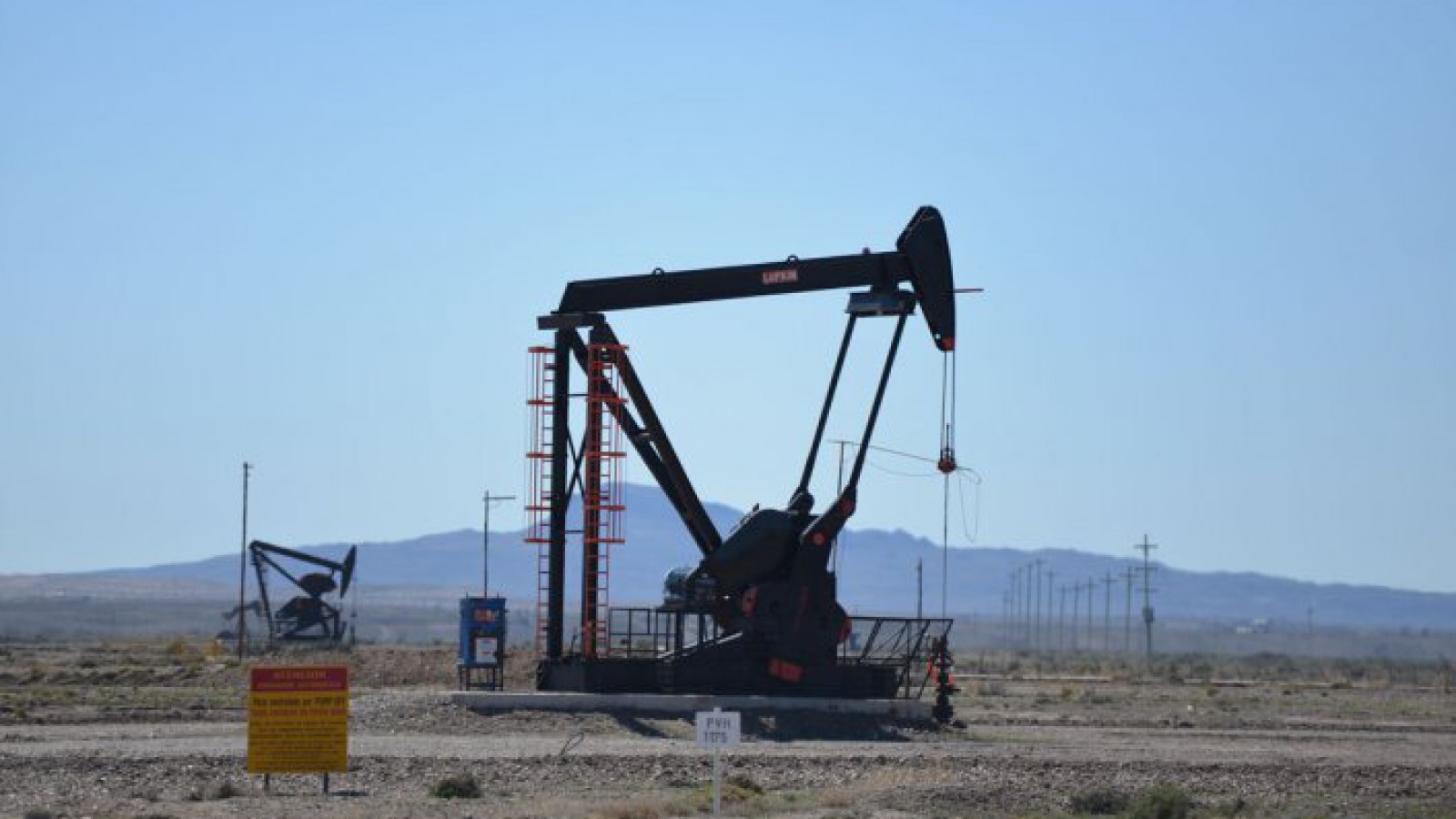 Petroleros: hoy habrá una reunión para evitar un conflicto "innecesario"