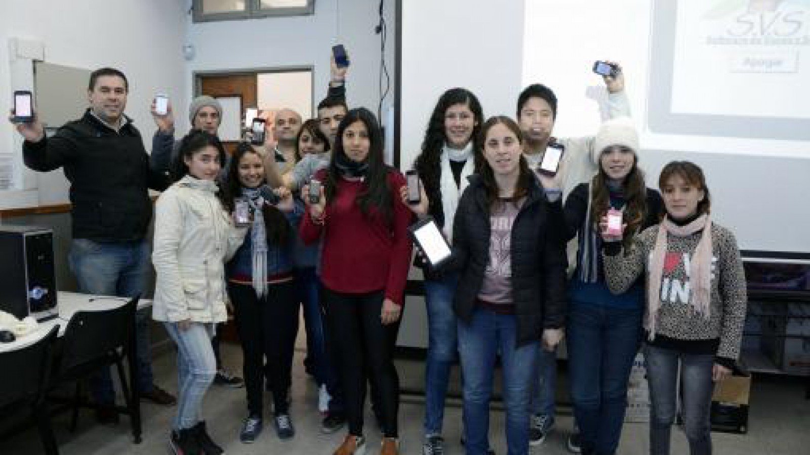 Estudiantes secundarios de Berisso desarrollaron una aplicación móvil para personas que padecen sordera