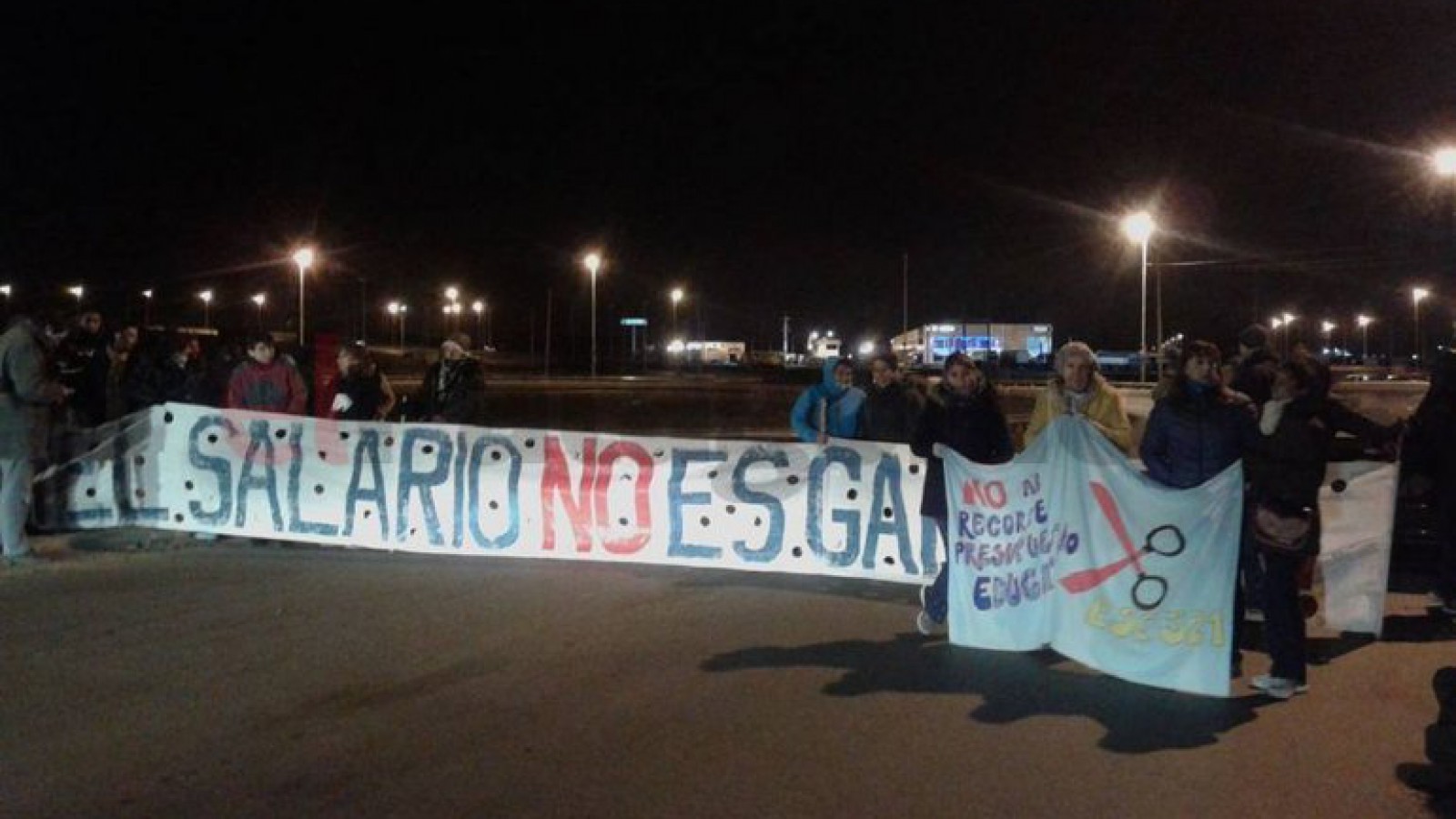 Complicaciones en el tránsito: docentes panfletean en 3 y 26 desde las 5 de la mañana