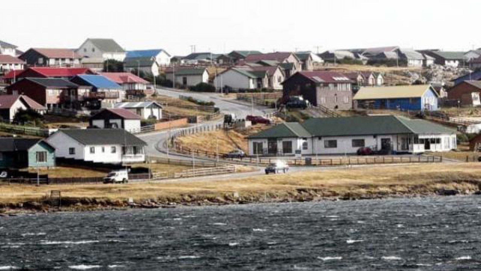 Lanzan becas universitarias para residentes en las Islas Malvinas