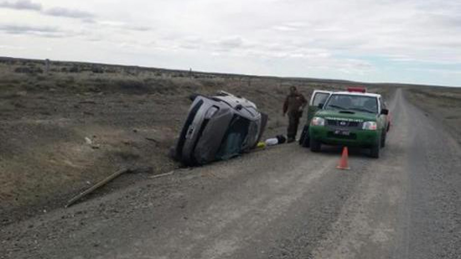 Acusan a carabineros chilenos de robar en accidentes
