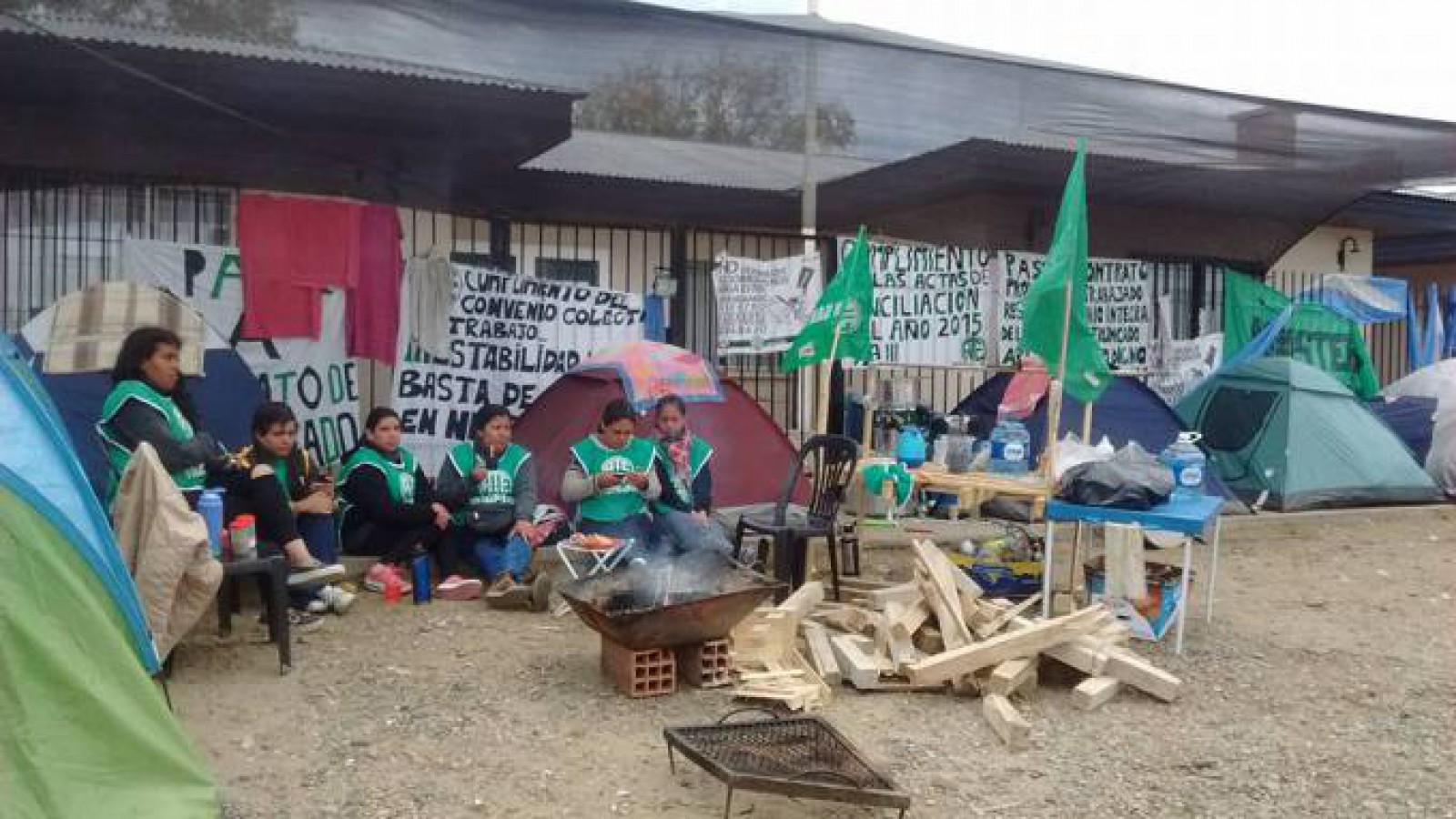 Cuatro días de acampe de trabajadores de educación