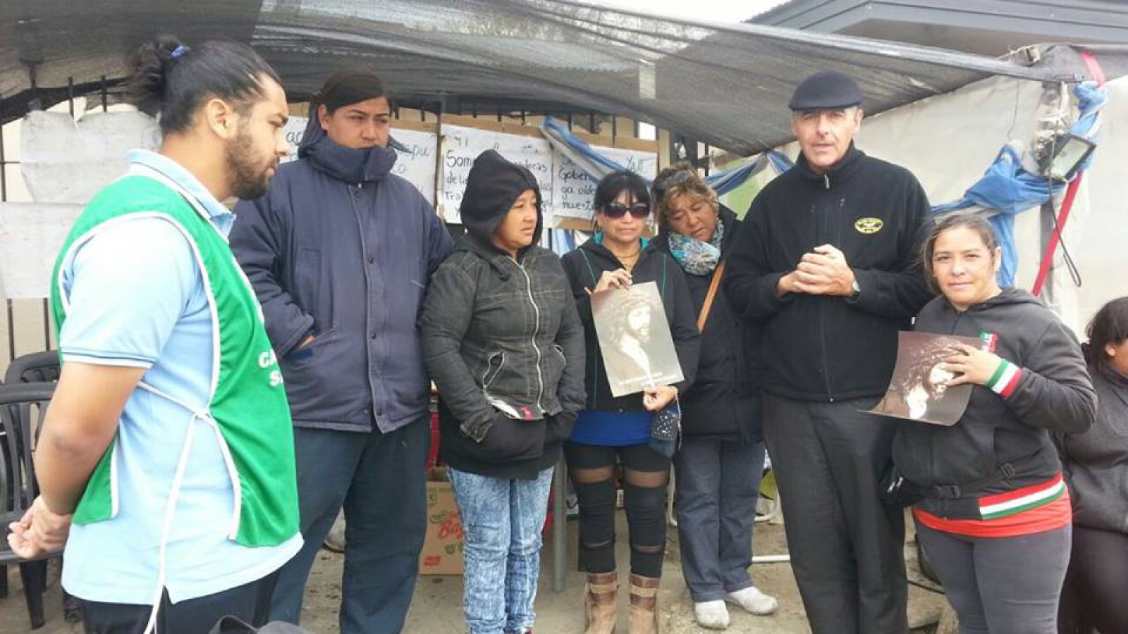 El Obispo realizó oraciones con las trabajadoras