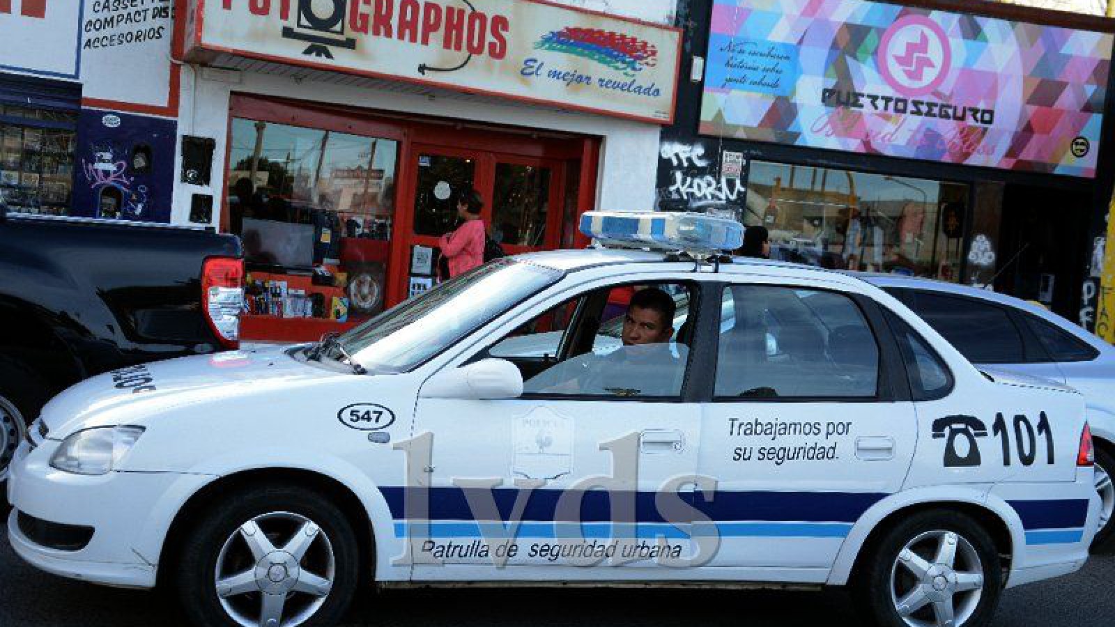 Mujer embarazada hurtó 5 celulares y Tablet en casa de fotografía